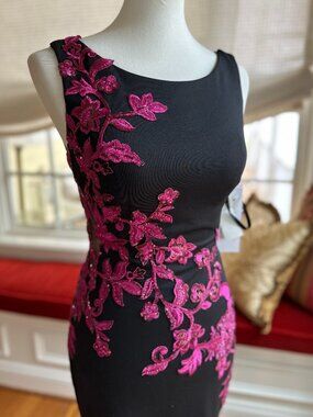 NWT JOVANI 58966 Black & Fuchsia Floral Applique Sheer Back Gown - Size 4